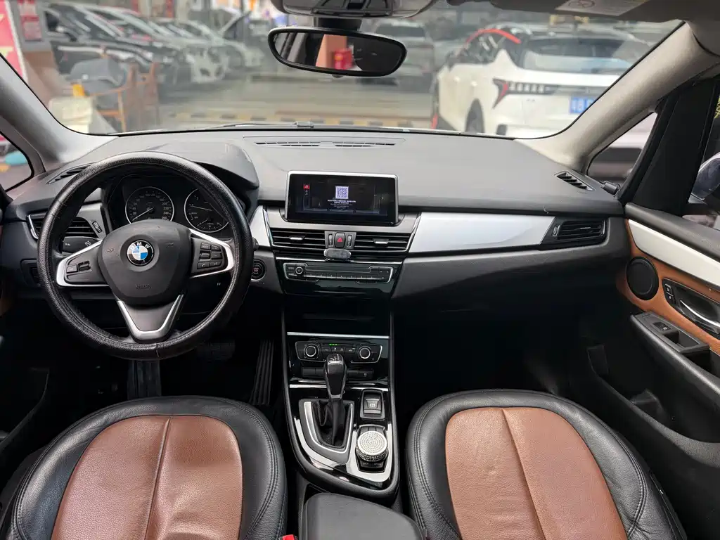 BMW 2 Series Active Tourer 2016 — фото 12