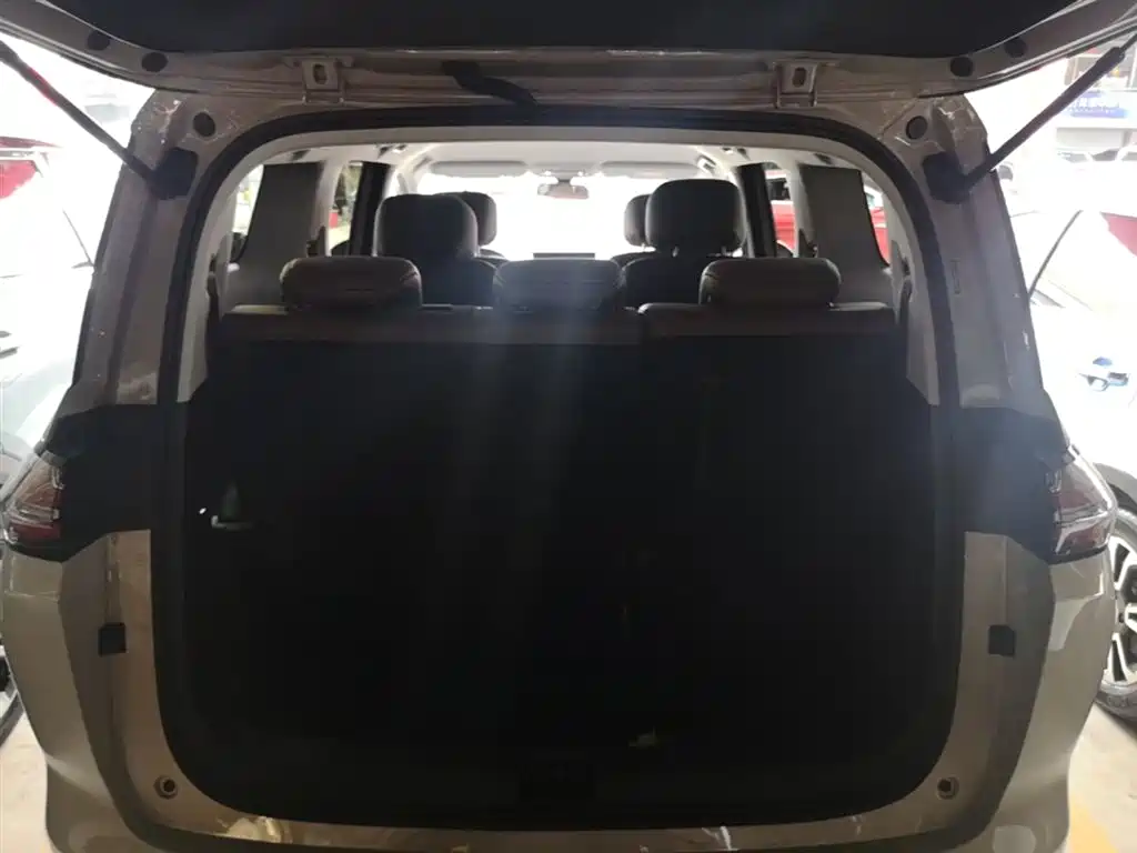 Wuling Starlight 730 EV 2025 — фото 19