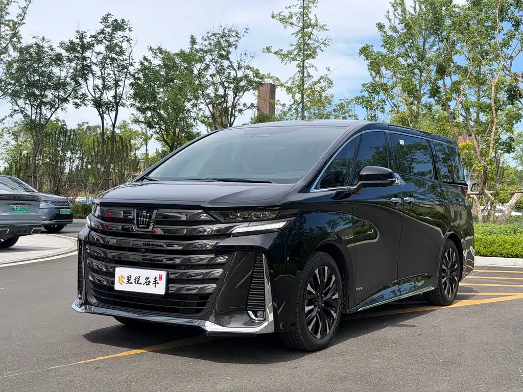 Toyota Vellfire 2025 — фото 1