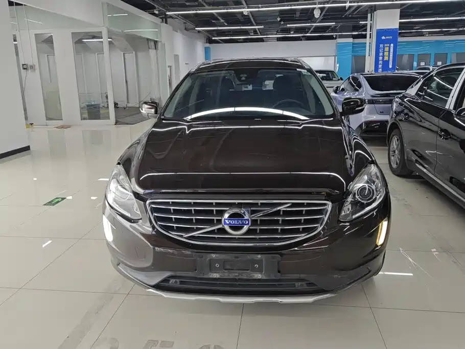 Volvo XC60 2016 — фото 2