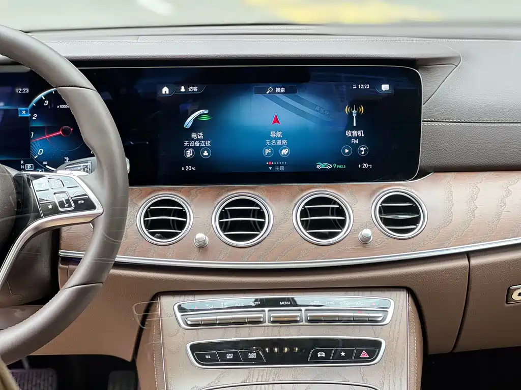 Mercedes-Benz E-Class 2021 — фото 14