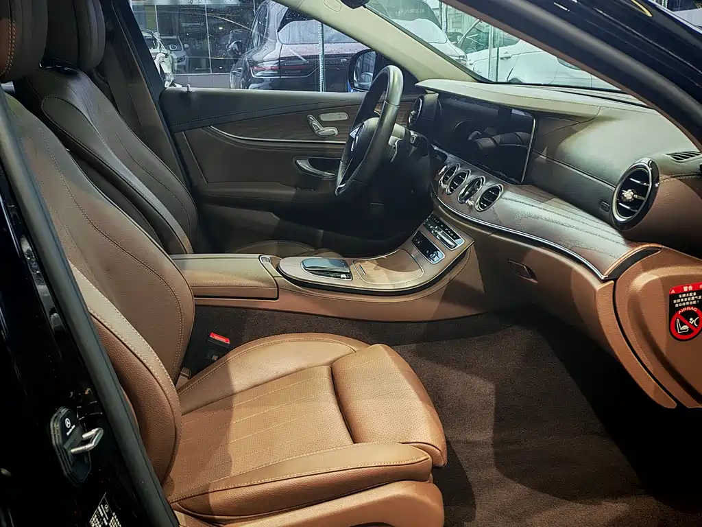 Mercedes-Benz E-Class 2023 — фото 14
