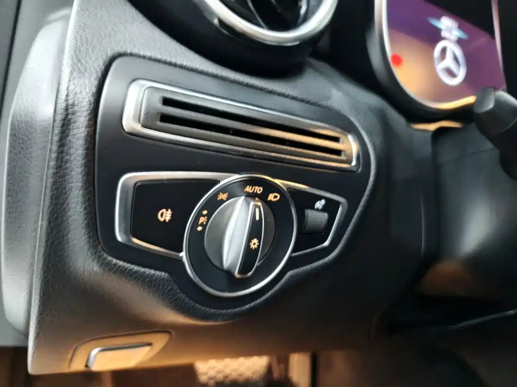 Mercedes-Benz C-Class 2020 — фото 11