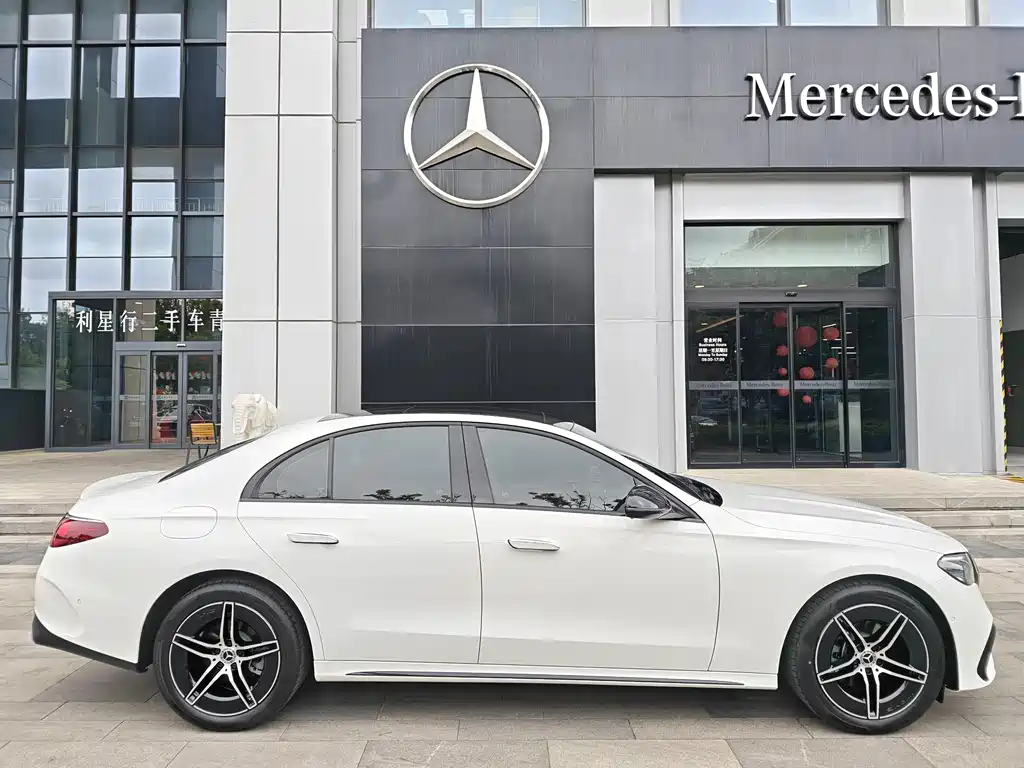 Mercedes-Benz E-Class 2025 — фото 9