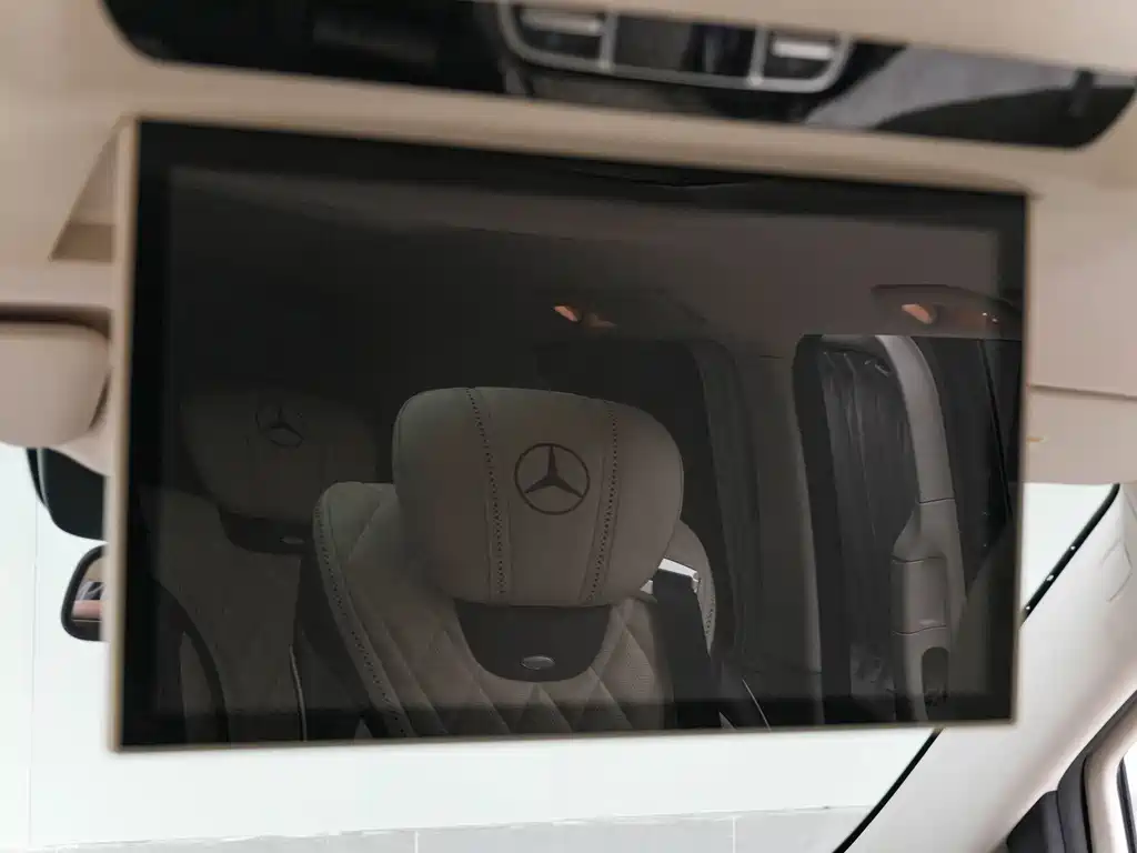 Mercedes-Benz V-Class 2021 — фото 20