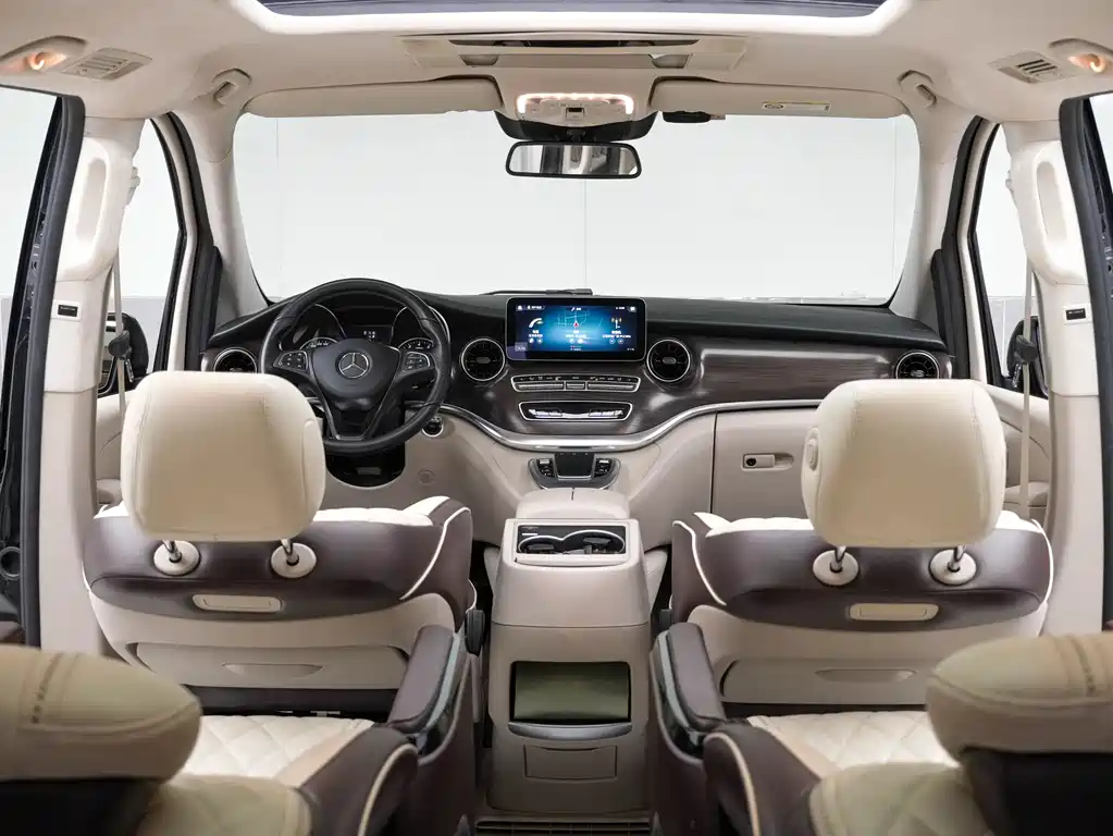 Mercedes-Benz V-Class 2021 — фото 12
