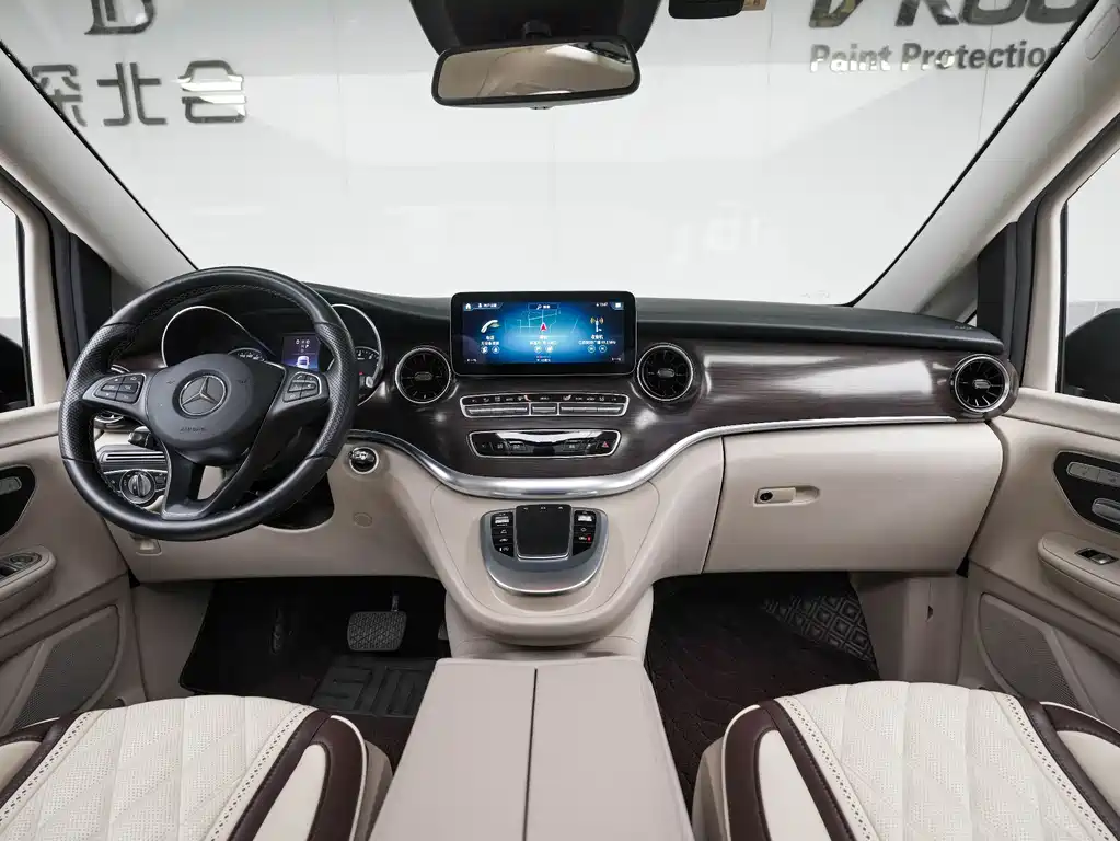Mercedes-Benz V-Class 2021 — фото 11