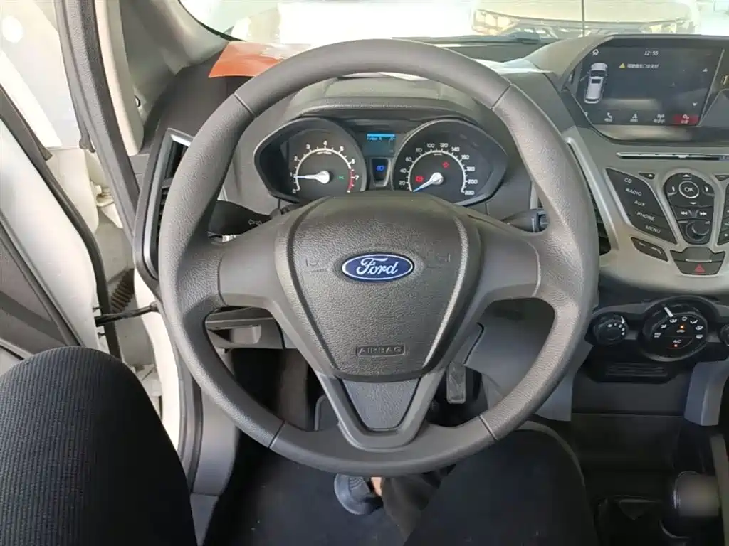 Ford Ecosport 2017 — фото 10