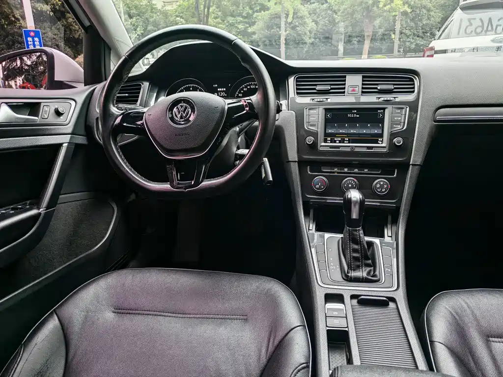 Volkswagen Golf 2017 — фото 18