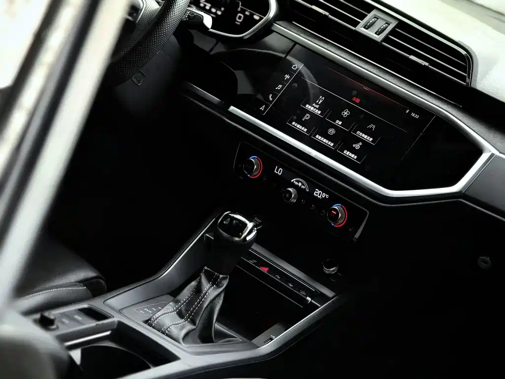 Audi Q3 Sportback 2020 — фото 15