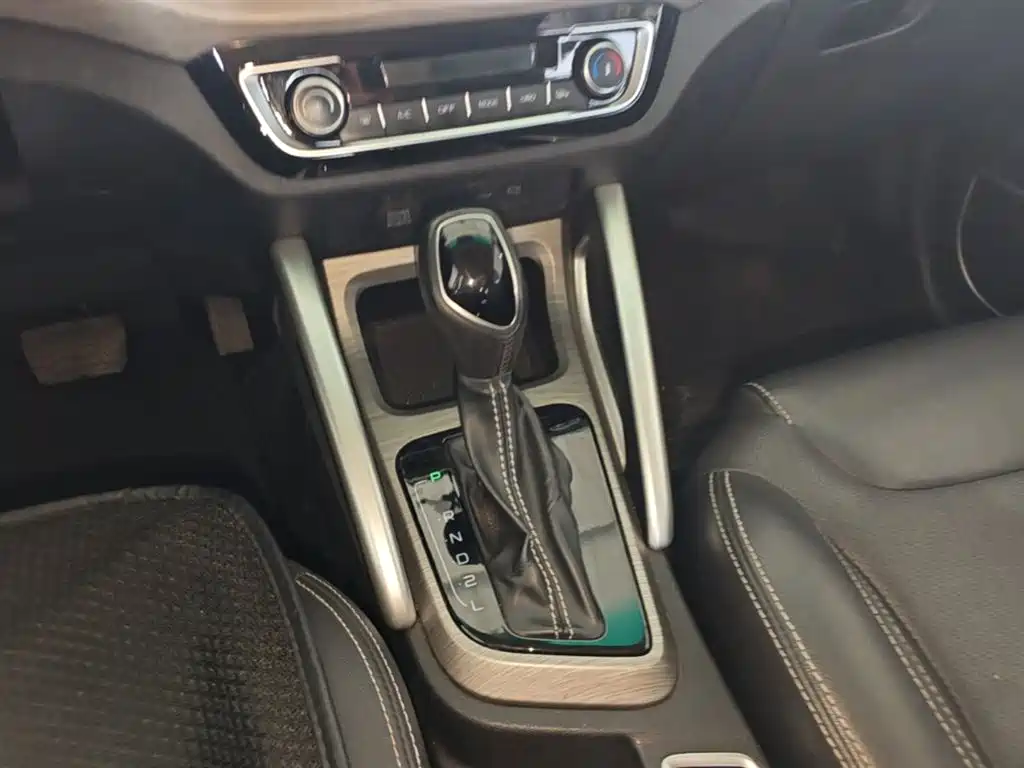 Geely Vision X3 2018 — фото 14
