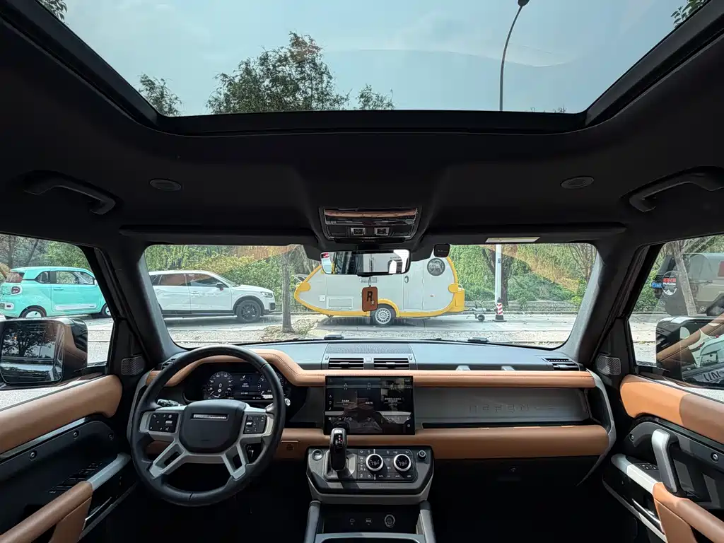 Land Rover Defender 2024 — фото 14