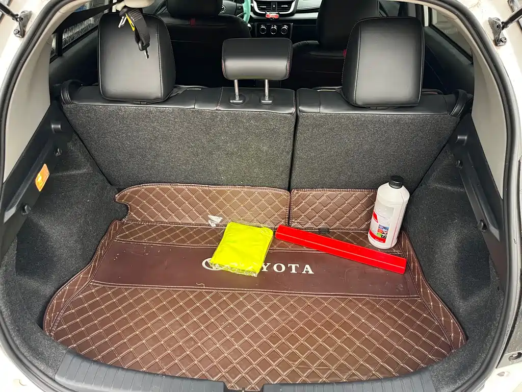 Toyota Yaris L 2022 — фото 17