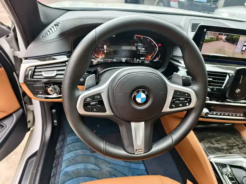 BMW 5 Series 2021 — фото 13