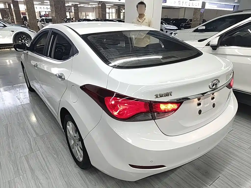 Hyundai Elantra Langdong 2016 — фото 23
