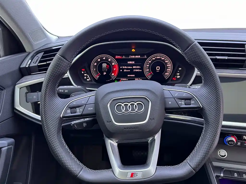 Audi Q3 Sportback 2023 — фото 21