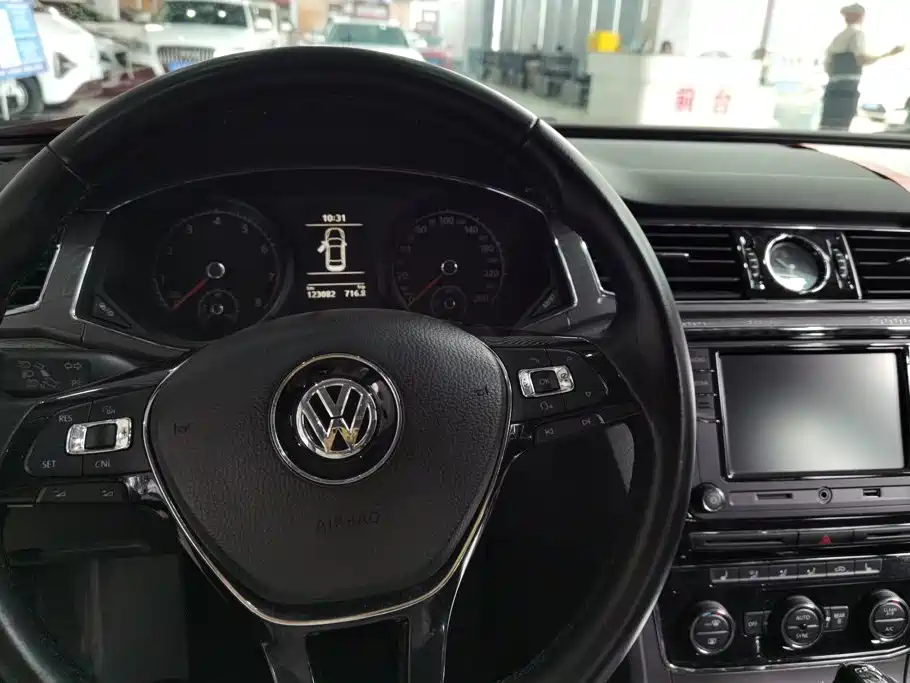 Volkswagen Passat 2018 — фото 12
