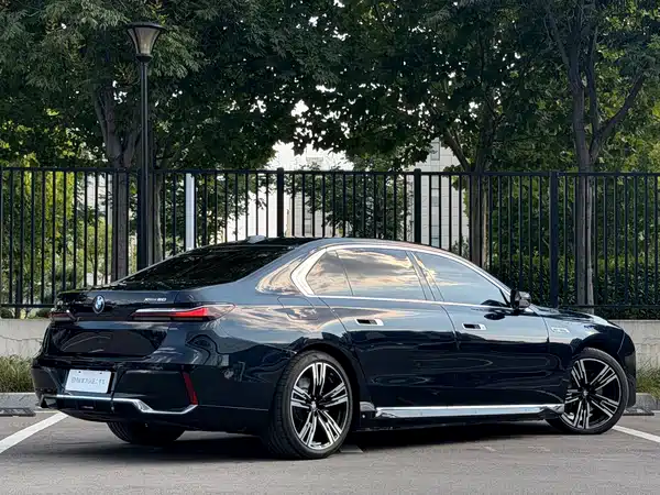 BMW i7 2023