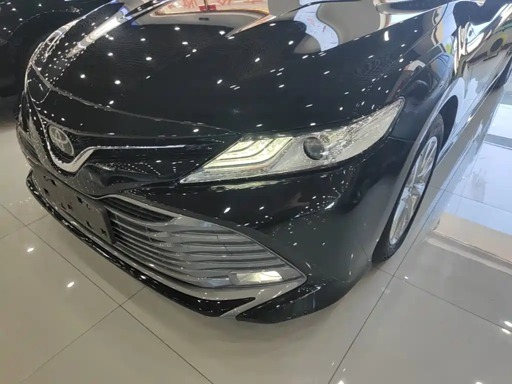 Toyota Camry 2019 — фото 24