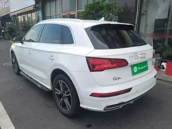 Audi Q5L 2019