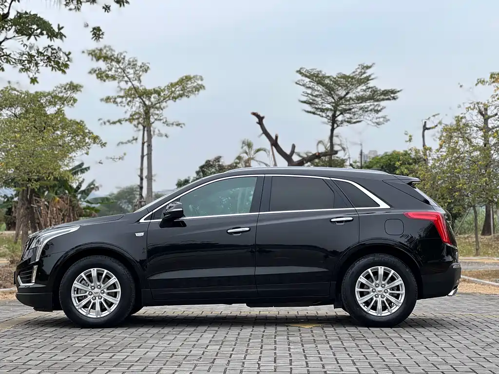 Cadillac XT5 2018 — фото 10