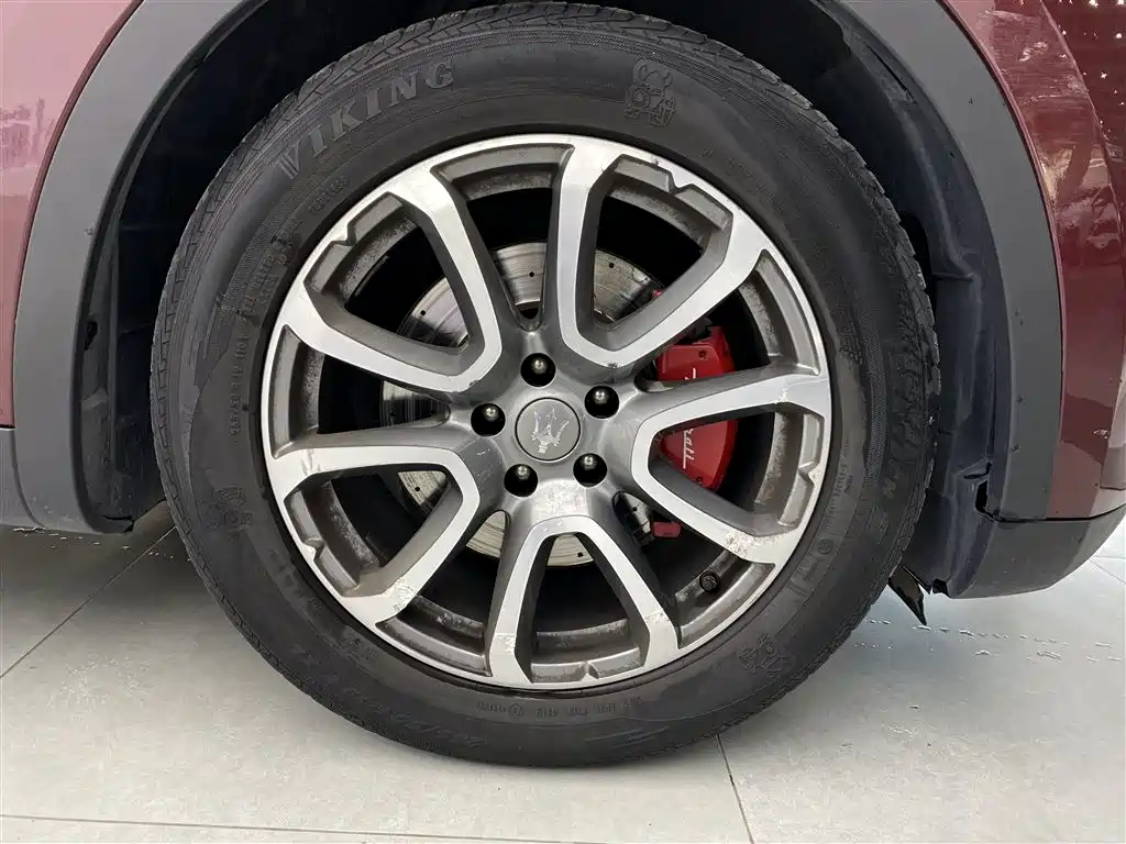 Maserati Levante 2018 — фото 12