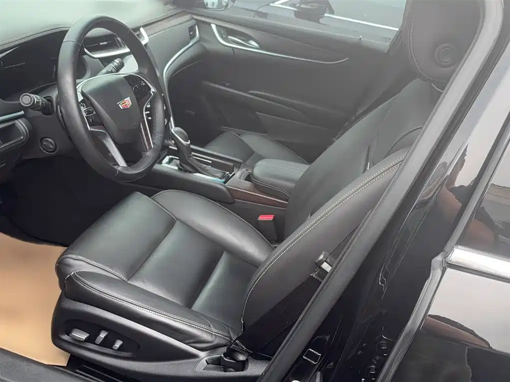 Cadillac XTS 2018 — фото 11