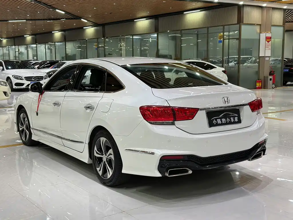 Honda Spirior 2018 — фото 9