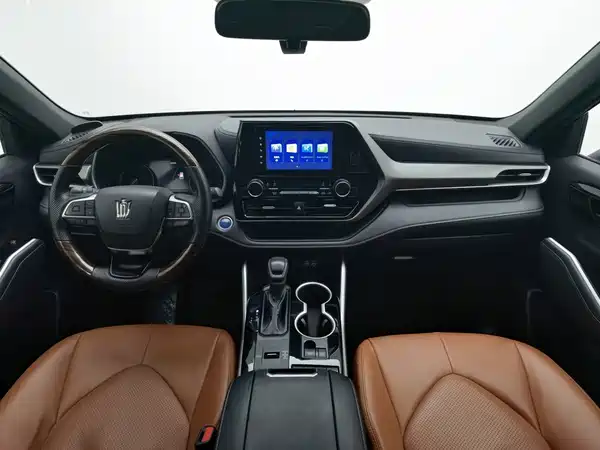 Toyota Crown Kluger 2023