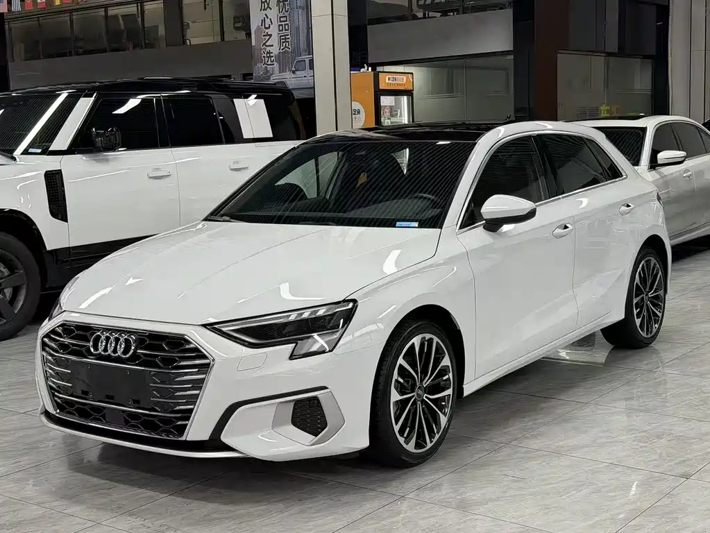 Audi A3 2023 — фото 1