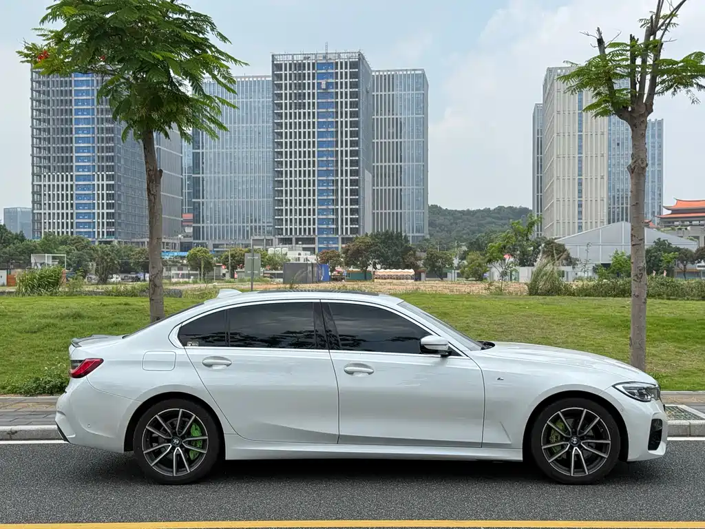 BMW 3 Series 2020 — фото 10