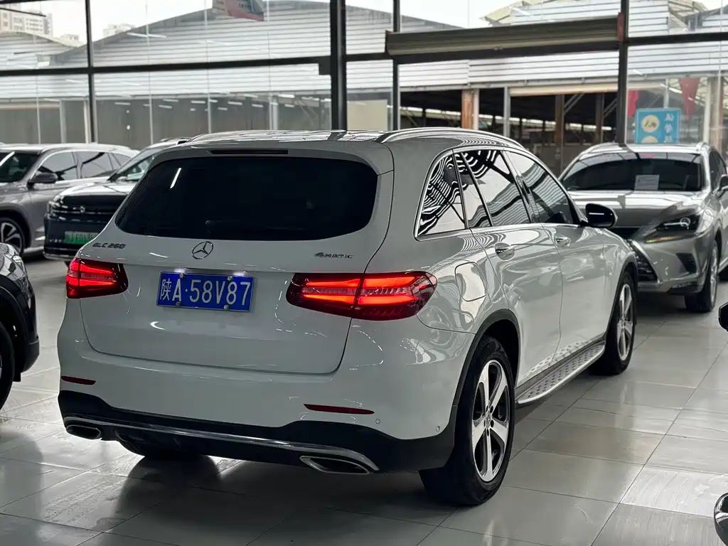 Mercedes-Benz GLC 2017 — фото 14