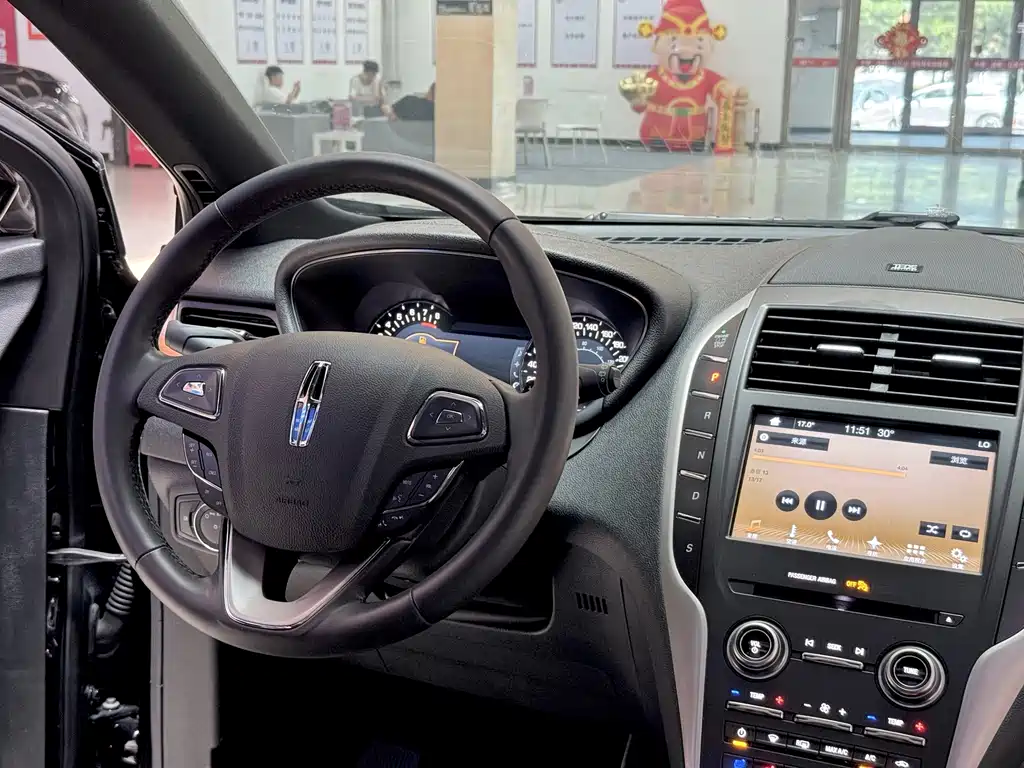 Lincoln MKC 2018 — фото 12