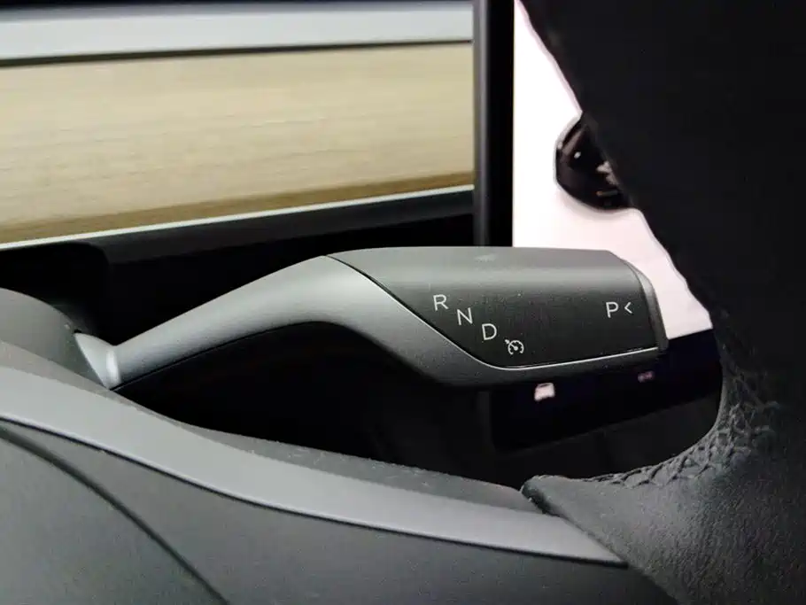 Tesla Model Y 2021 — фото 16