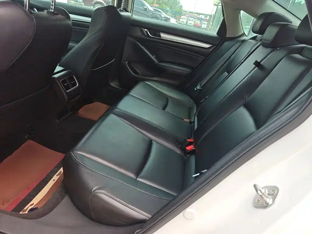 Honda Accord 2020 — фото 17