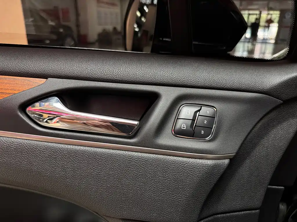 Lincoln MKC 2018 — фото 20