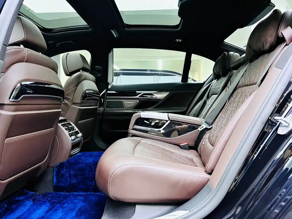 BMW 7 Series 2021 — фото 16