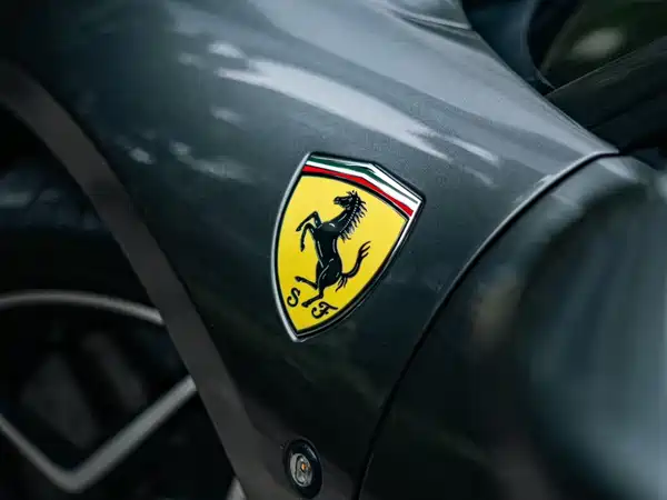 Ferrari F8 2021