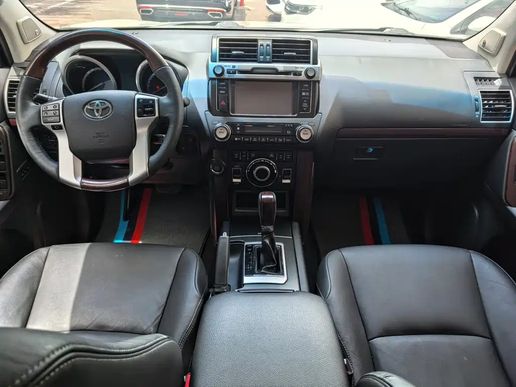 Toyota Prado 2017 — фото 10