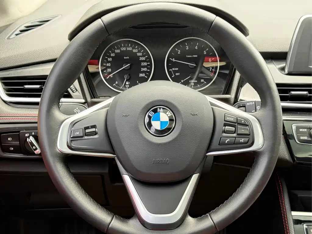 BMW 2 Series Gran Tourer 2016 — фото 11
