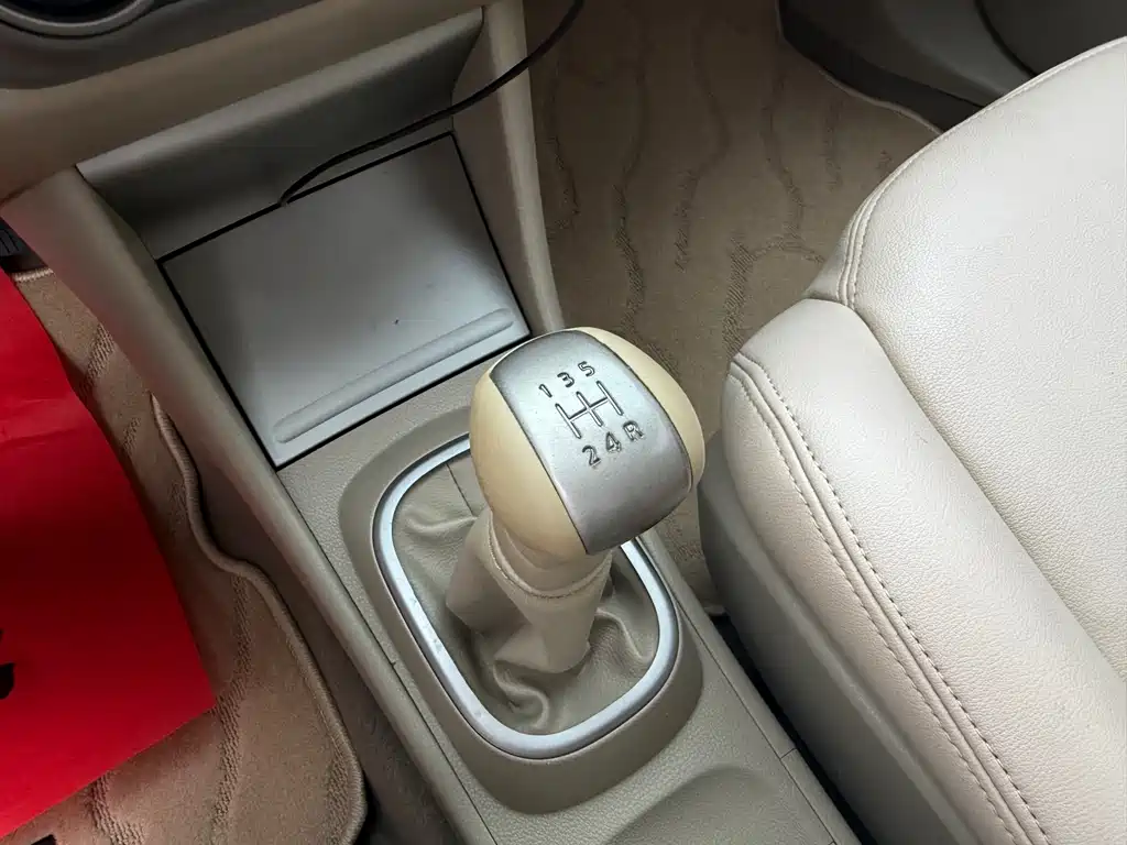 Nissan Sylphy 2014 — фото 13