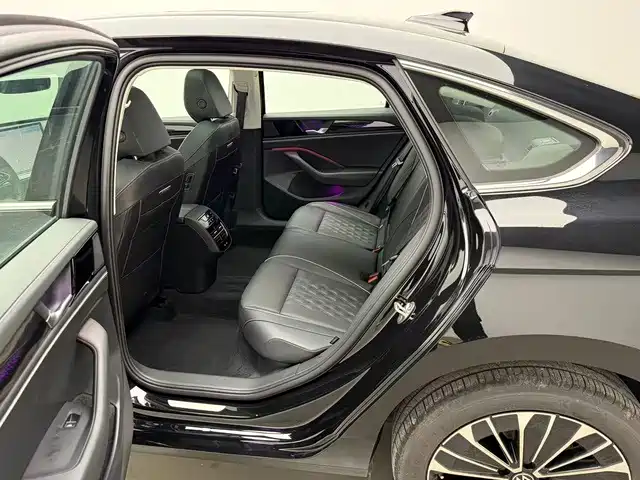 Volkswagen Magotan 2024