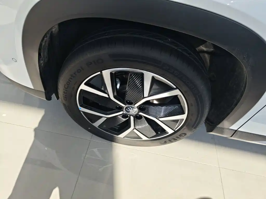 BYD Song L DM-i 2026 — фото 23