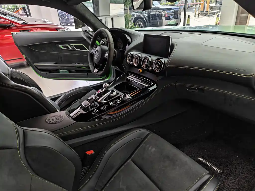 Mercedes-Benz AMG GT 2019 — фото 6
