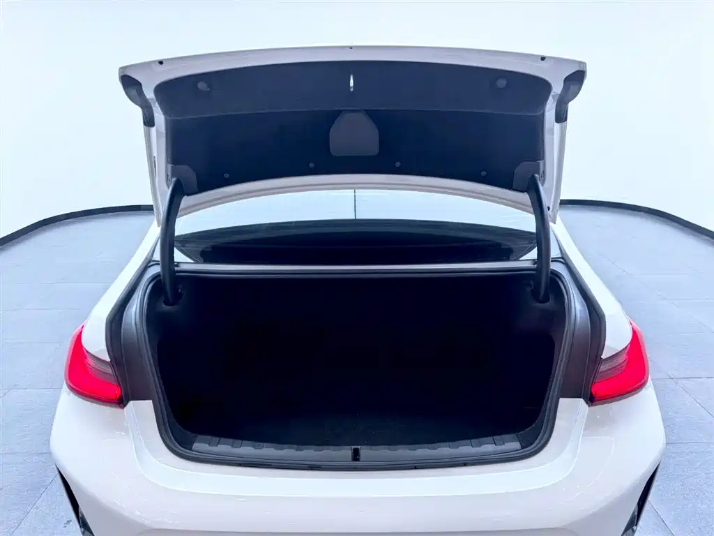 BMW 3 Series 2023