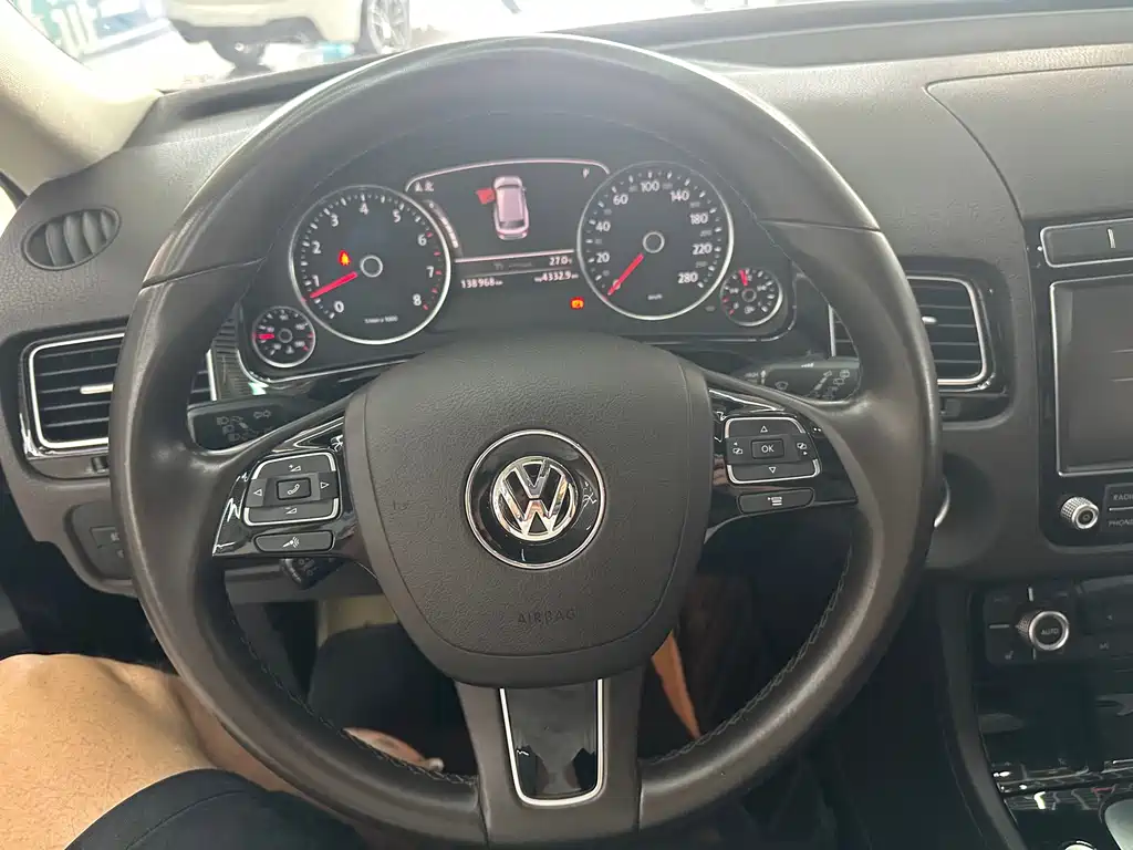 Volkswagen Touareg 2018 — фото 18