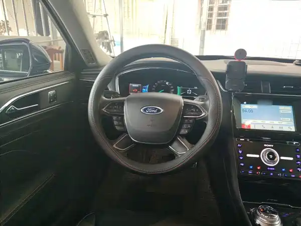 Ford Taurus 2016