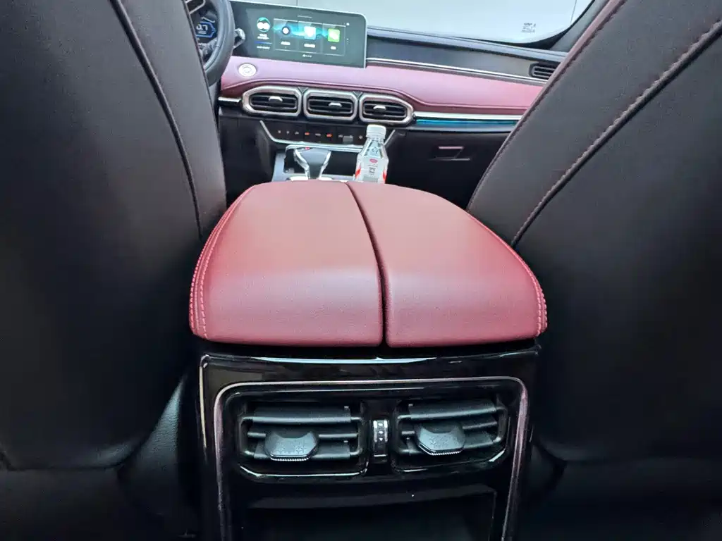 Jetour Jietu X70 PLUS 2022 — фото 11