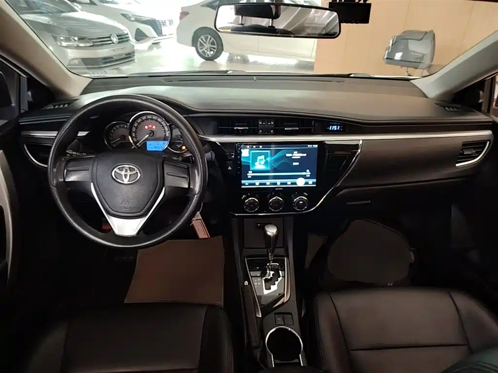 Toyota Corolla 2017 — фото 10