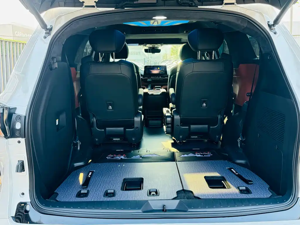 Toyota Sienna 2025 — фото 10